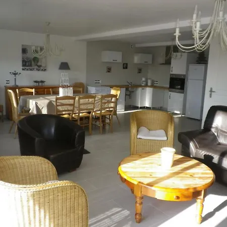 Dom wakacyjny Spacieux Avec Terrain Clos, Terrasse, 4 Chambres, Animaux Acceptes, Pres De - Fr-1-376-104
