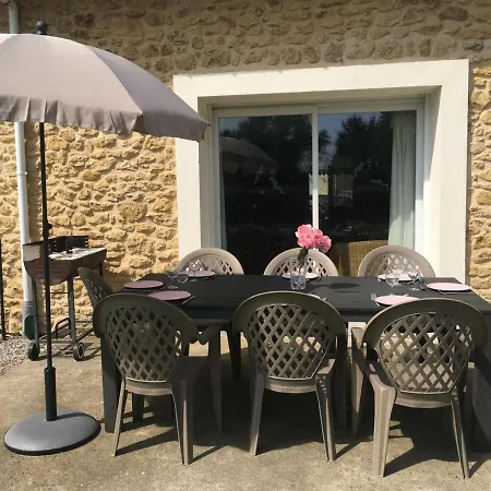 Spacieux Avec Terrain Clos, Terrasse, 4 Chambres, Animaux Acceptés, Près De - Fr-1-376-104 Hébergement de vacances *