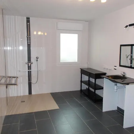 Dom wakacyjny Spacieux Avec Terrain Clos, Terrasse, 4 Chambres, Animaux Acceptes, Pres De - Fr-1-376-104