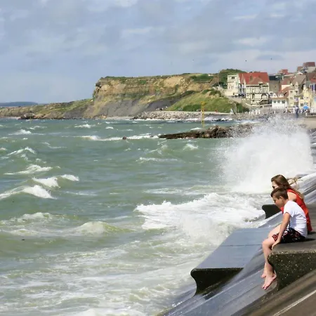 Spacieux Avec Terrain Clos, Terrasse, 4 Chambres, Animaux Acceptes, Pres De - Fr-1-376-104 Belle-et-Houllefort