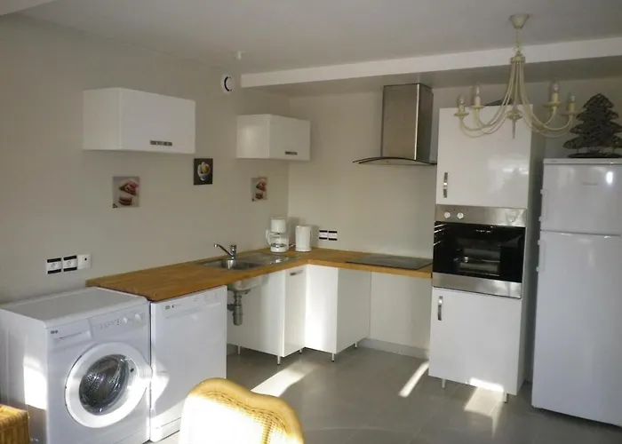 Vakantiehuis Spacieux Avec Terrain Clos, Terrasse, 4 Chambres, Animaux Acceptes, Pres De - Fr-1-376-104