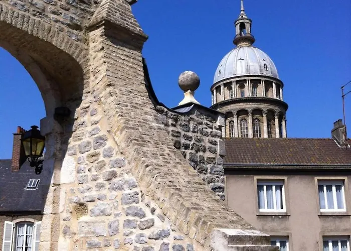 Vakantiehuis Spacieux Avec Terrain Clos, Terrasse, 4 Chambres, Animaux Acceptes, Pres De - Fr-1-376-104 *