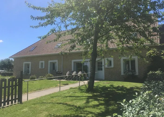 Spacieux Avec Terrain Clos, Terrasse, 4 Chambres, Animaux Acceptes, Pres De - Fr-1-376-104 Vakantiehuis