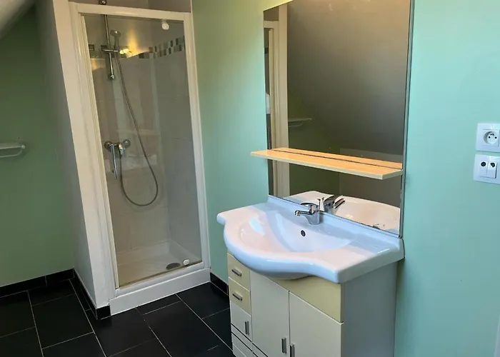 Vakantiehuis Spacieux Avec Terrain Clos, Terrasse, 4 Chambres, Animaux Acceptes, Pres De - Fr-1-376-104 *
