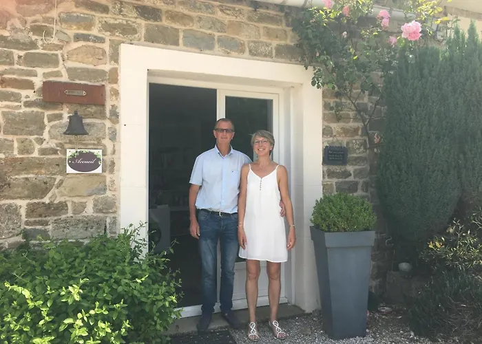 Spacieux Avec Terrain Clos, Terrasse, 4 Chambres, Animaux Acceptes, Pres De - Fr-1-376-104 Vakantiehuis *